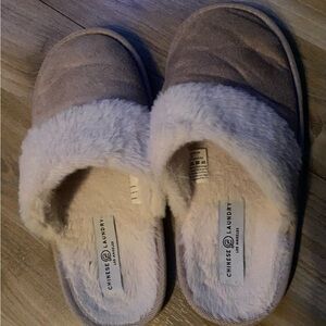Chinese Laundry Women's Cream Plush Slippers
